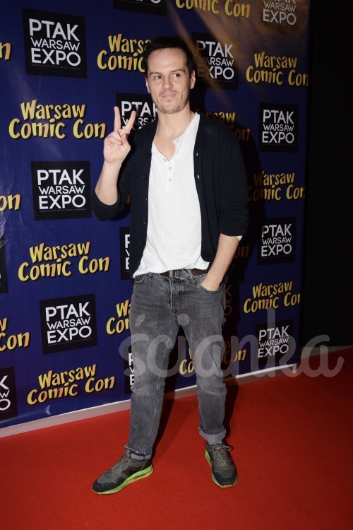 Andrew Scott z serialu BBC Sherlock Ścianka<